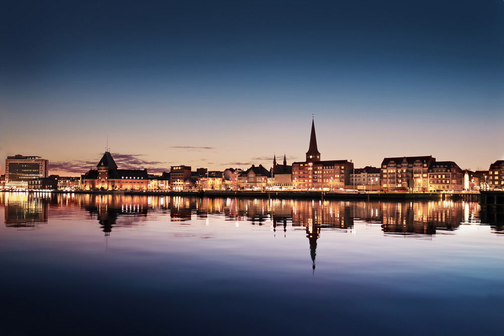 Stort billede af Aarhus Skyline - lyddæmpende akustikkunst - fotolærred.